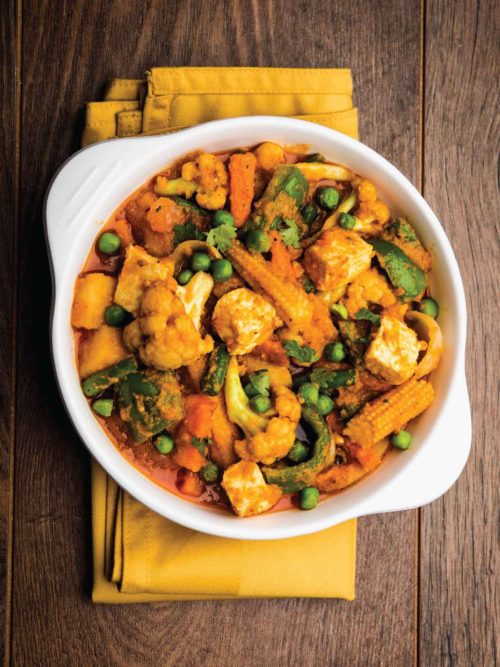 cheese diye shobji | cheese salad | cheese gajor fulkopi capsicum sobji | চিজ দিয়ে সবজি । চিজ সবজি সালাদ